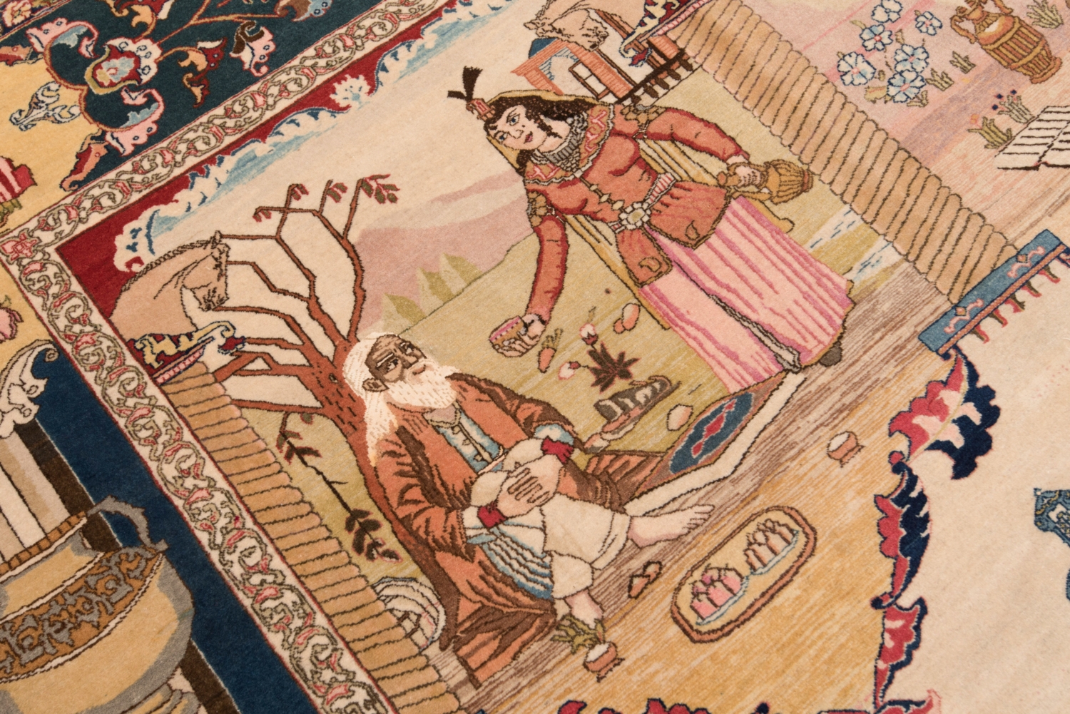Tabriz Antik Persian Rug